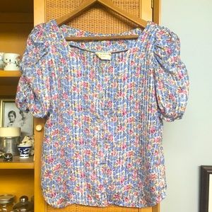 Like Rouje. Vintage perfect condition.